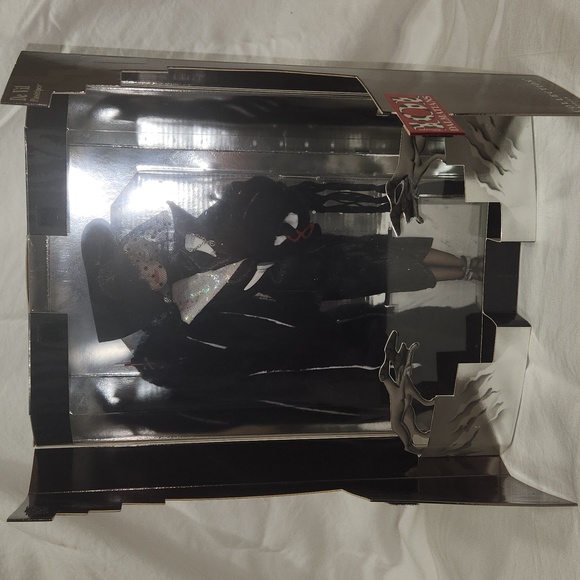 Disney Collector Edition CRUELLA DE VILLL 101 DALMATIANS - Picture 2 of 6